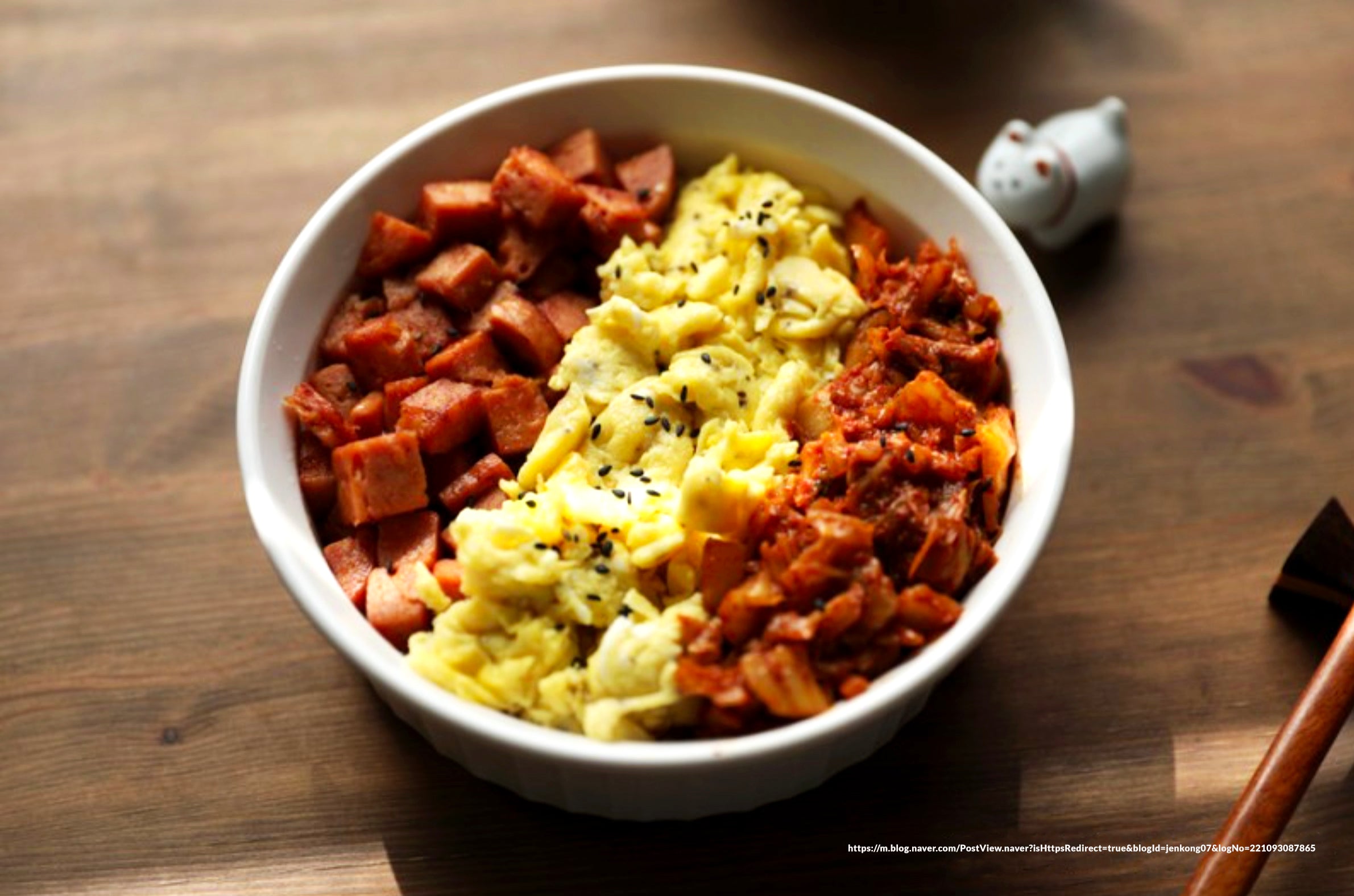How To Make Kimchi, Spam, And Egg Scramble
